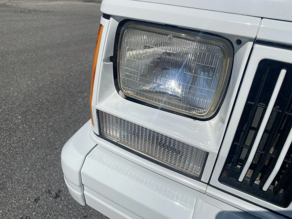 1992 Jeep XJ Cherokee - Image 13 of 31
