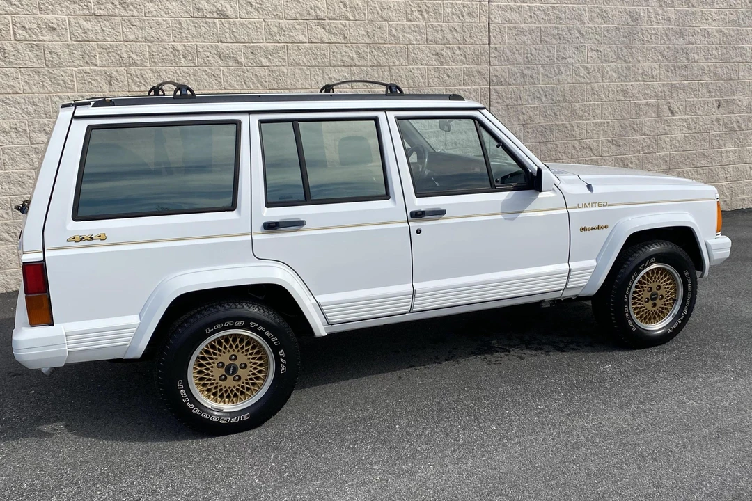 1992 Jeep XJ Cherokee - Image 10 of 31