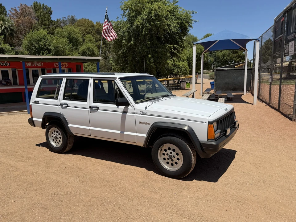 1992 Jeep XJ Cherokee - Image 14 of 31