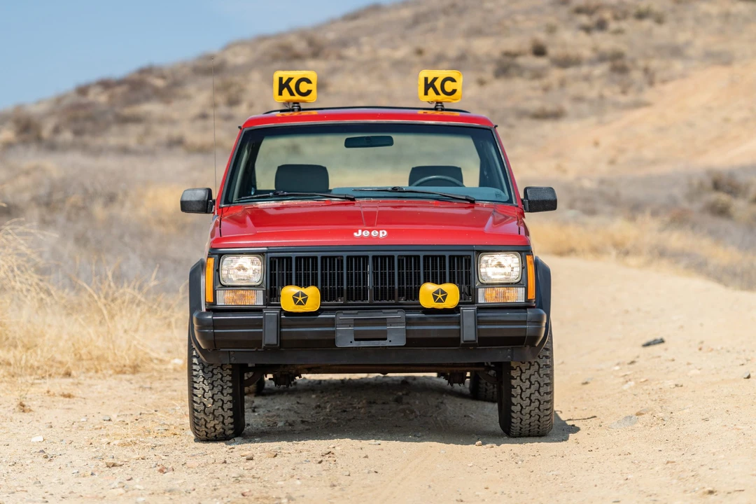 1992 Jeep Comanche - Image 9 of 31