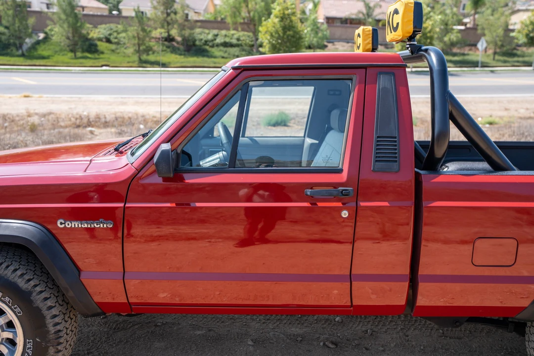 1992 Jeep Comanche - Image 13 of 31