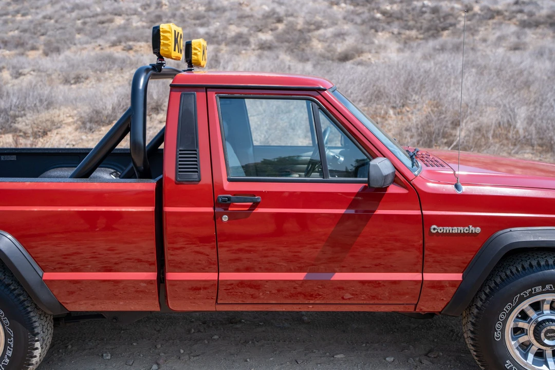 1992 Jeep Comanche - Image 16 of 31