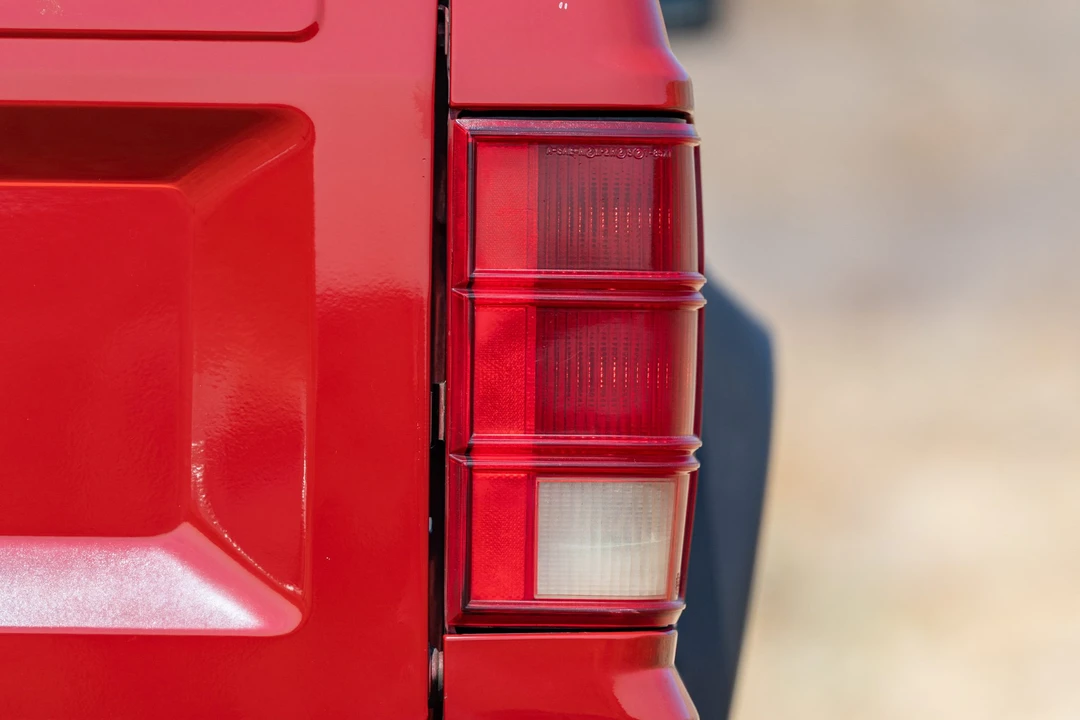 1992 Jeep Comanche - Image 25 of 31