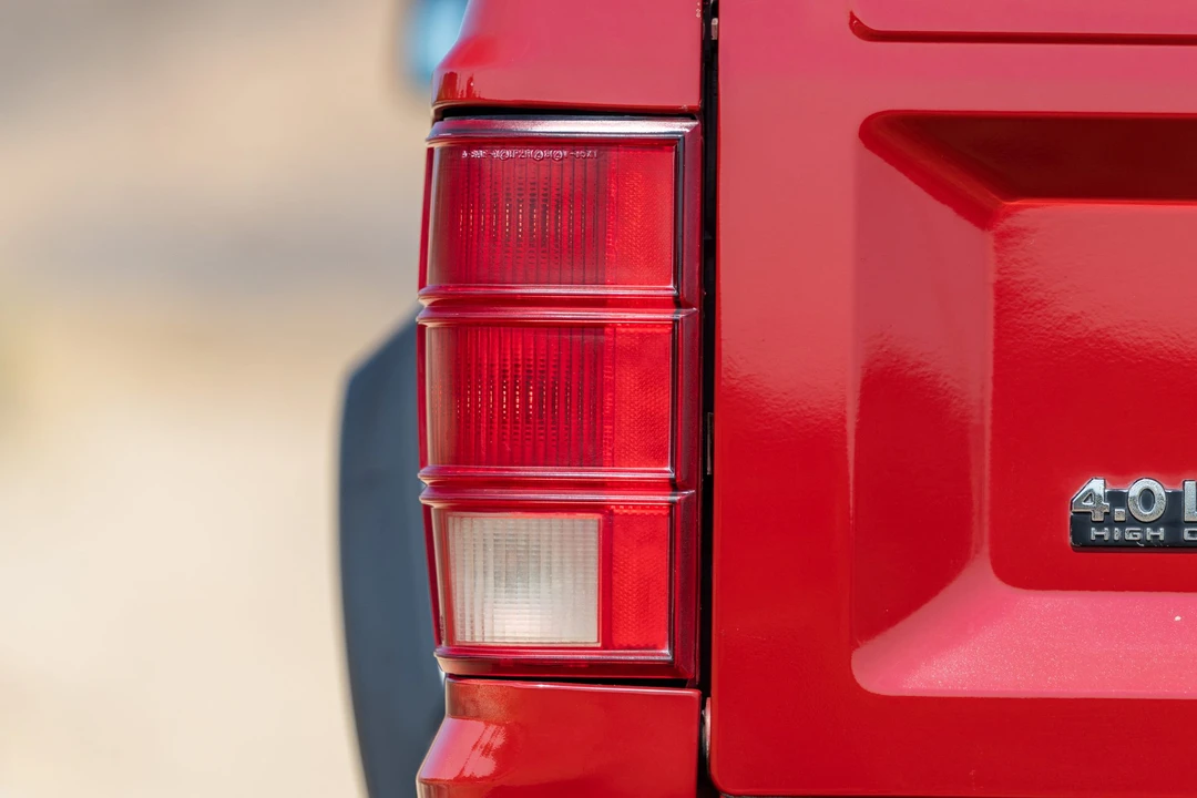 1992 Jeep Comanche - Image 24 of 31