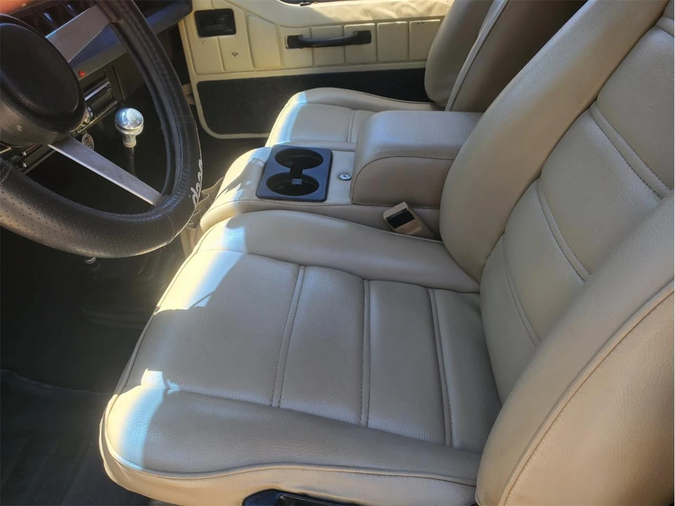 1992 Jeep YJ Wrangler - Image 10 of 11