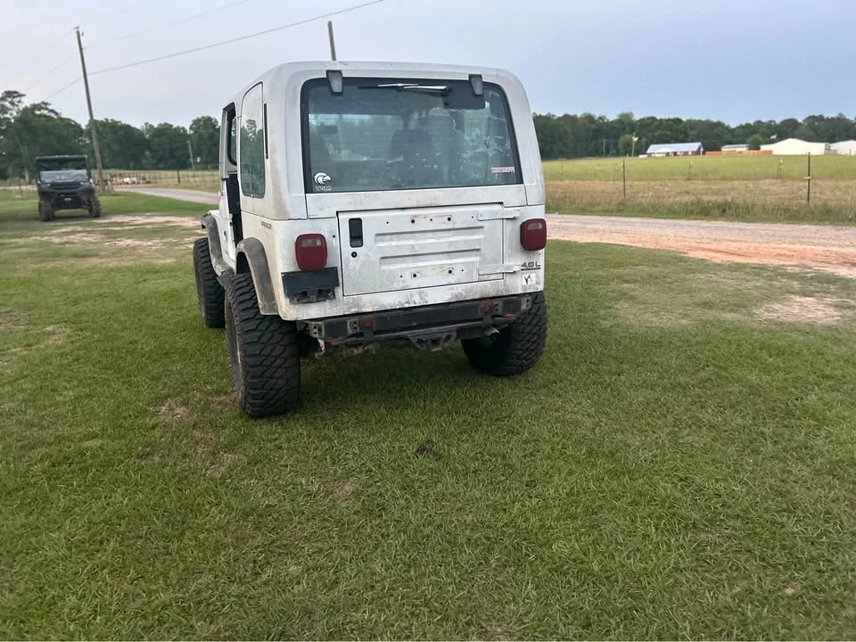 1992 Jeep YJ Wrangler - Image 4 of 4