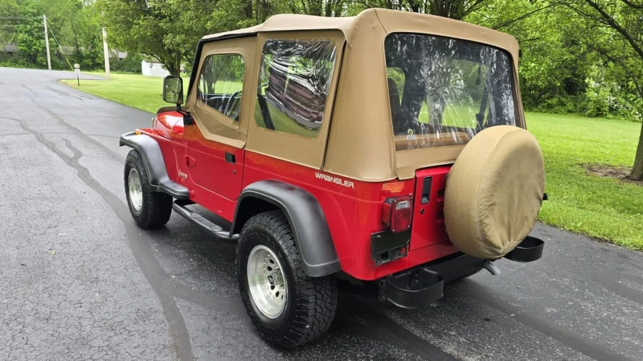 1992 Jeep YJ Wrangler - Image 5 of 11