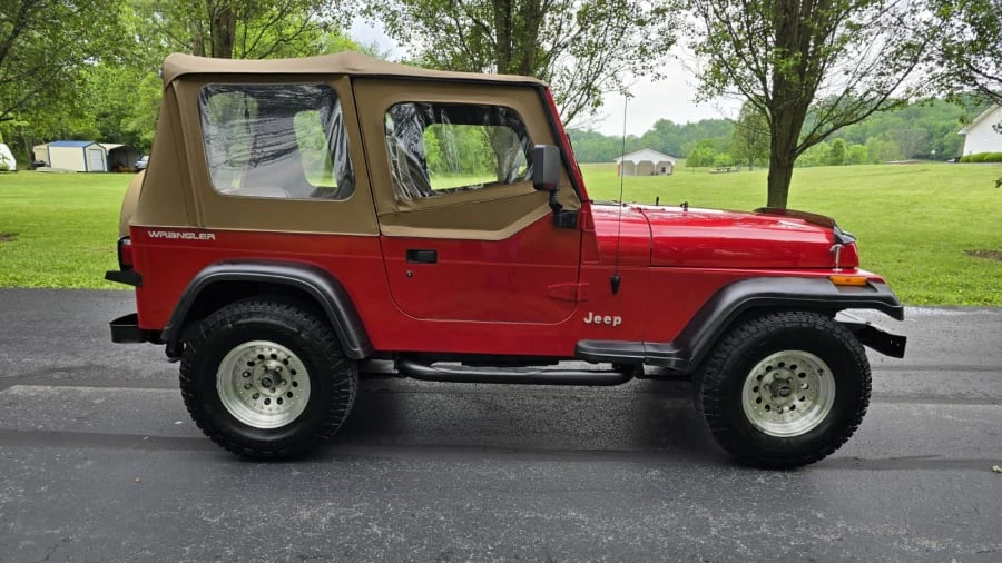 1992 Jeep YJ Wrangler - Image 4 of 11