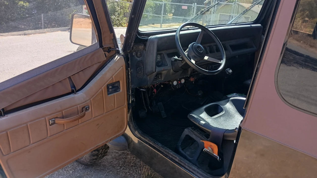 1992 Jeep YJ Wrangler - Image 7 of 18