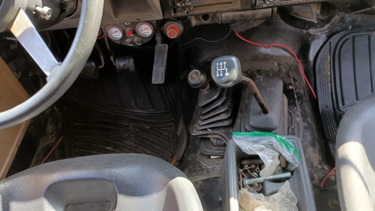 1992 Jeep YJ Wrangler - Image 13 of 18