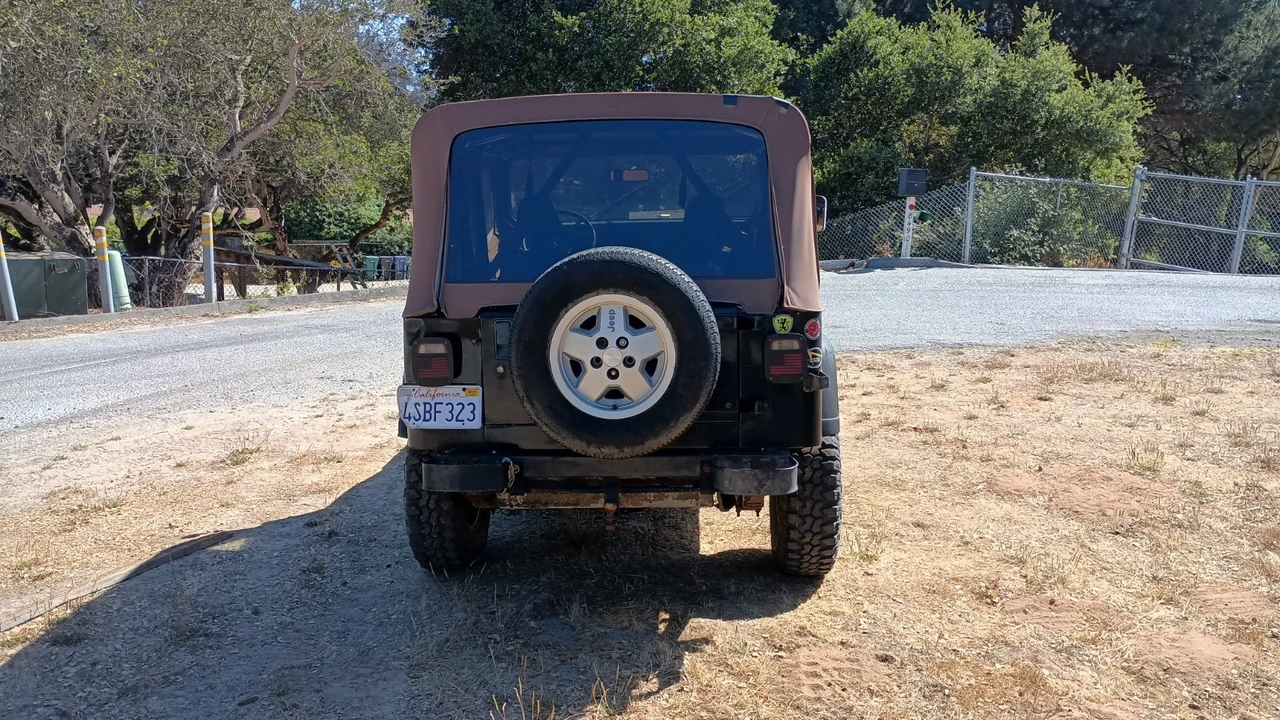 1992 Jeep YJ Wrangler - Image 4 of 18