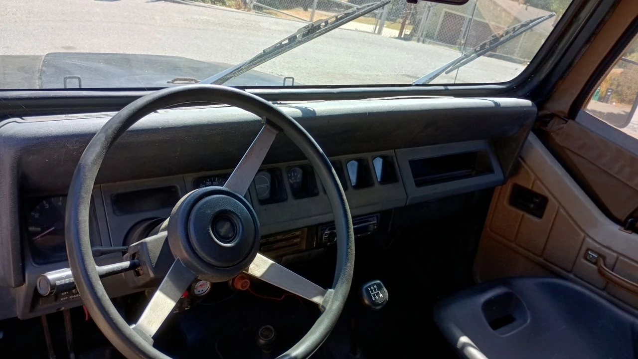 1992 Jeep YJ Wrangler - Image 8 of 18