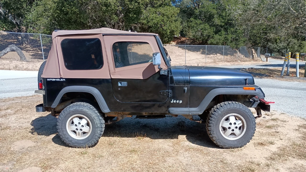 1992 Jeep YJ Wrangler - Image 3 of 18