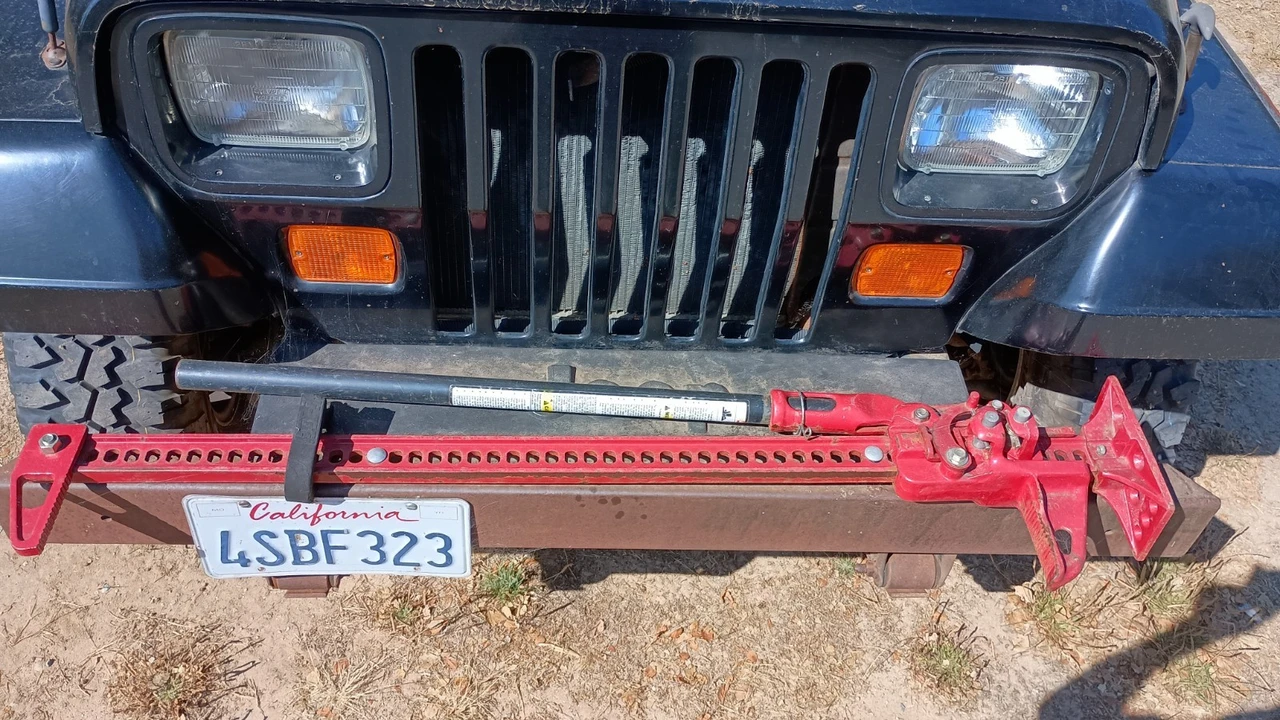 1992 Jeep YJ Wrangler - Image 14 of 18
