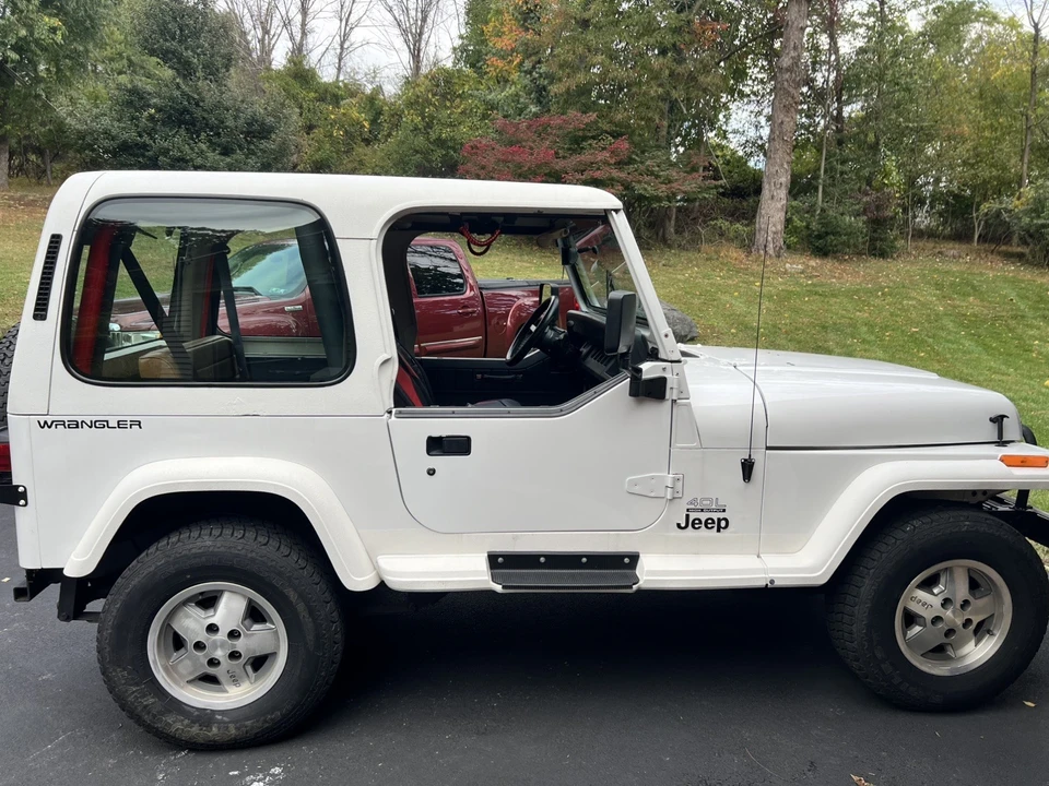 1992 Jeep YJ Wrangler - Image 16 of 17