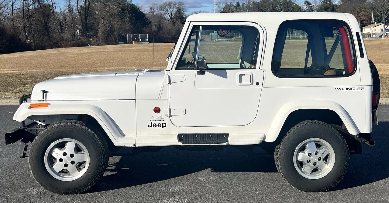 1992 Jeep YJ Wrangler - Image 10 of 17