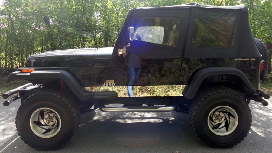 1992 Jeep YJ Wrangler - Image 4 of 4