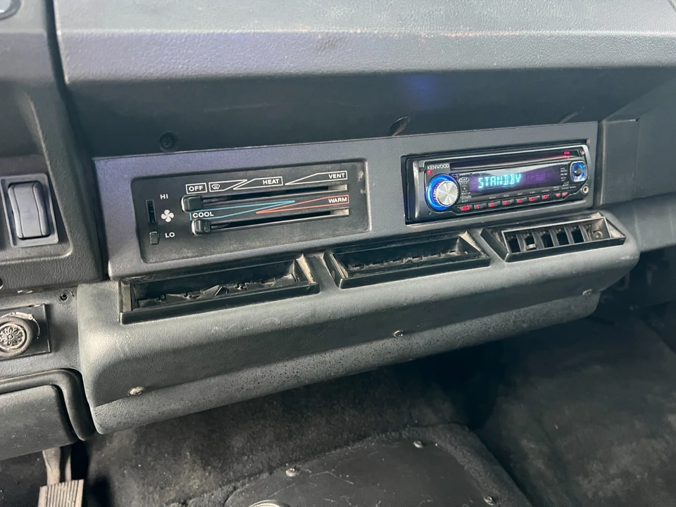 1992 Jeep YJ Wrangler - Image 15 of 21
