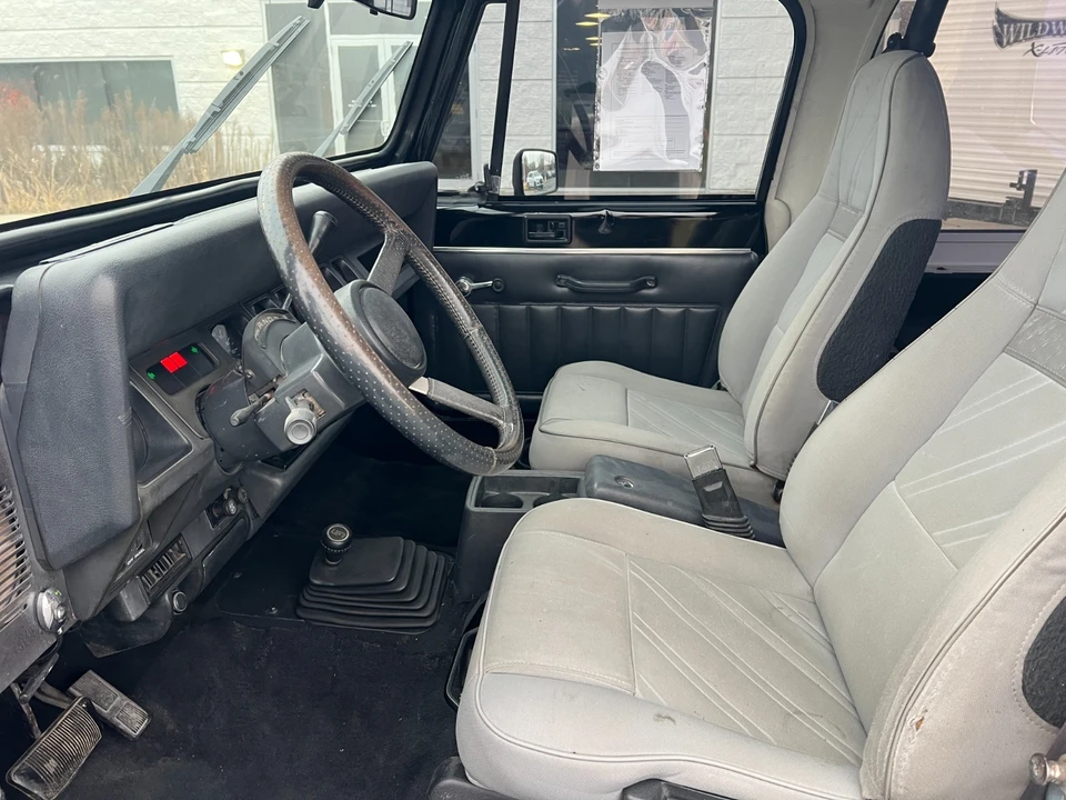1992 Jeep YJ Wrangler - Image 9 of 21