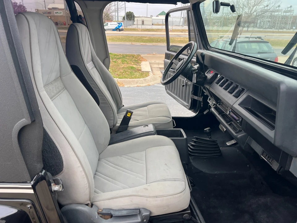 1992 Jeep YJ Wrangler - Image 20 of 21
