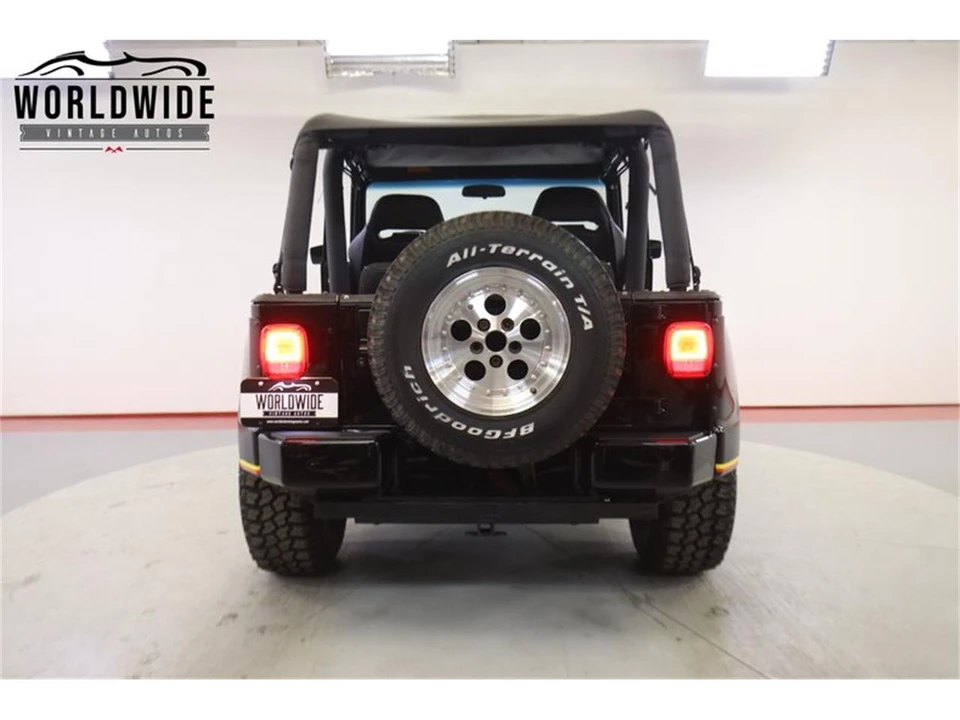 1992 Jeep YJ Wrangler - Image 18 of 31