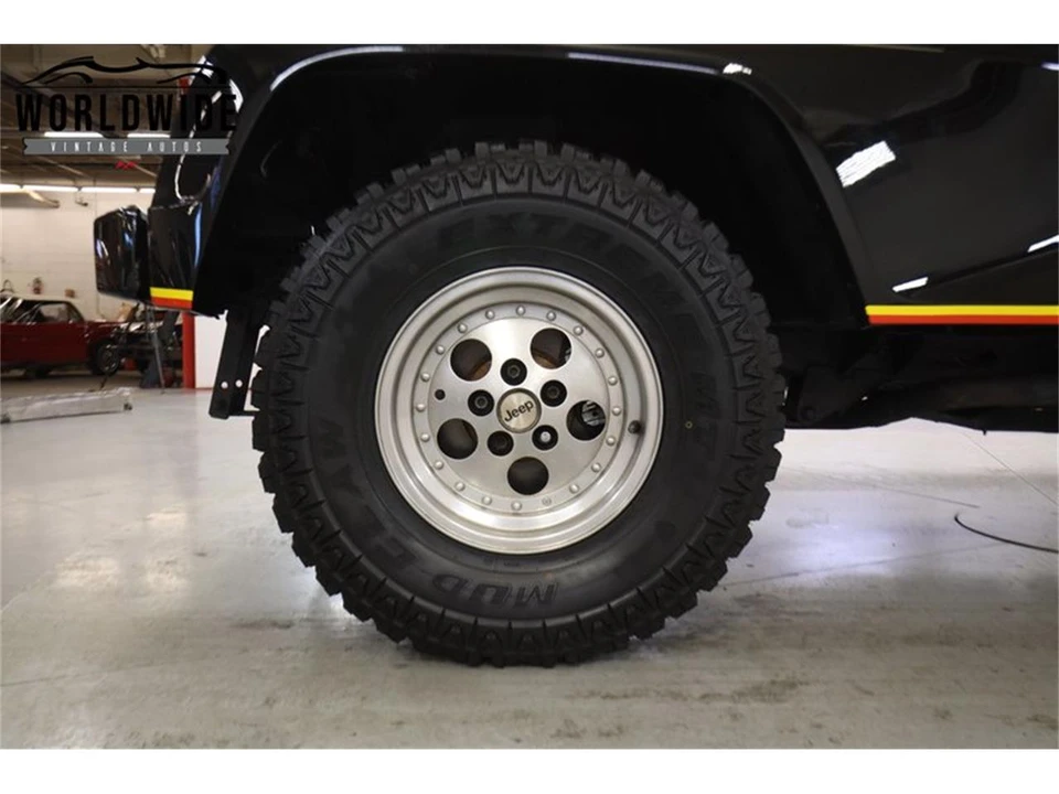 1992 Jeep YJ Wrangler - Image 12 of 31