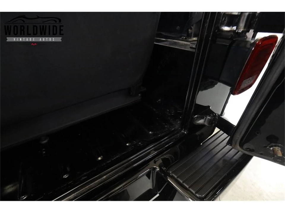 1992 Jeep YJ Wrangler - Image 21 of 31