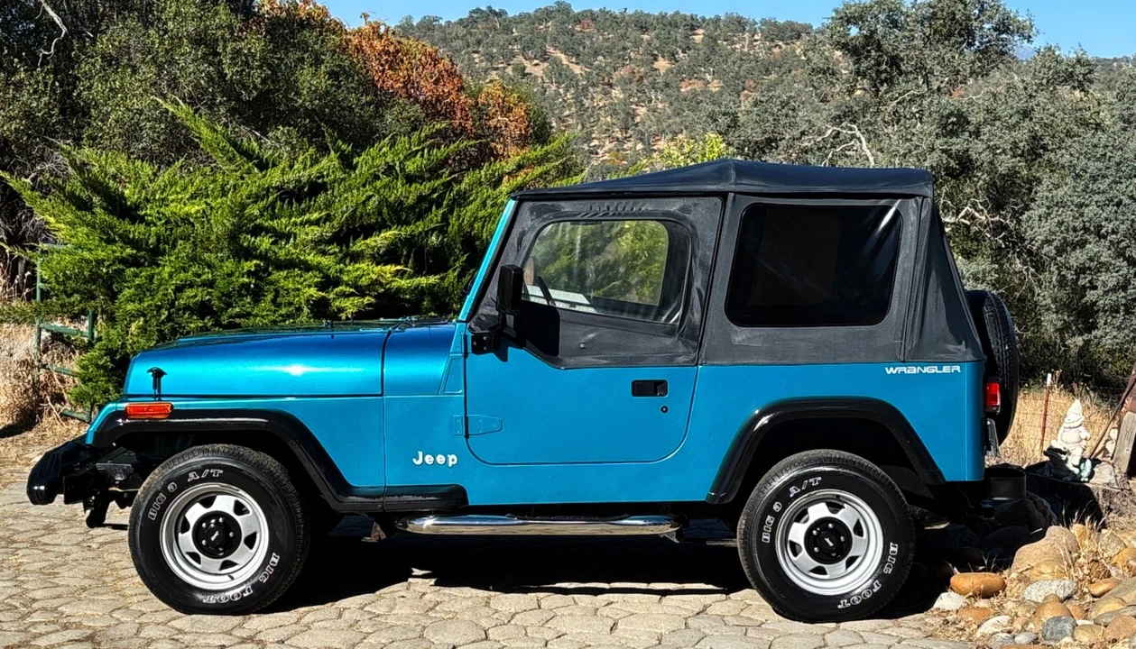 1992 Jeep YJ Wrangler - Image 5 of 30