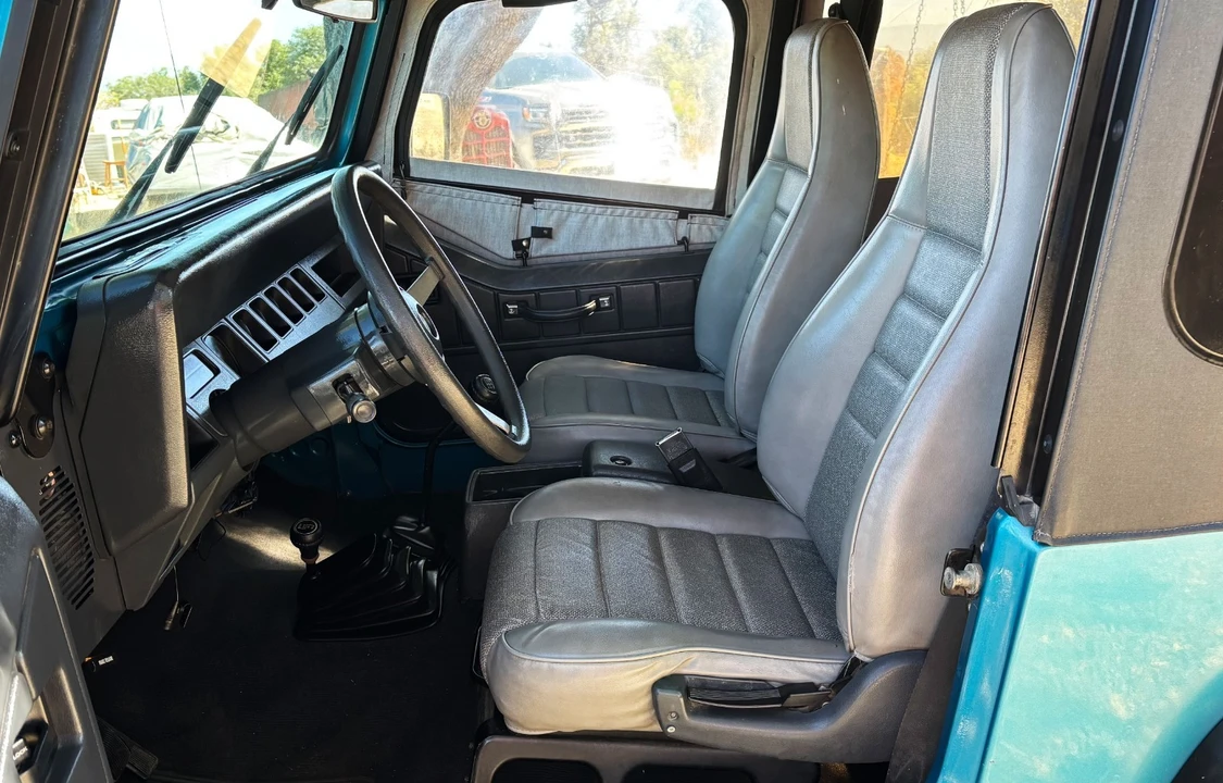 1992 Jeep YJ Wrangler - Image 22 of 30
