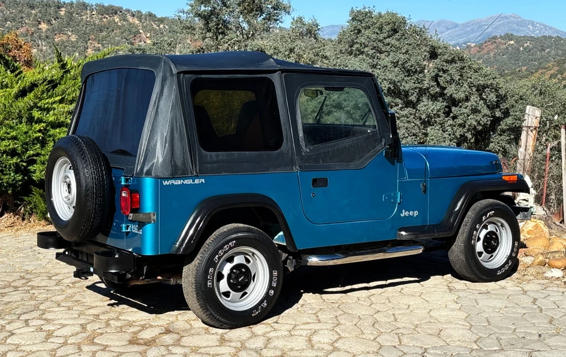 1992 Jeep YJ Wrangler - Image 12 of 30