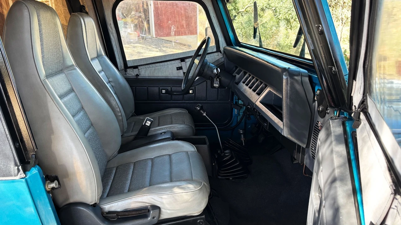 1992 Jeep YJ Wrangler - Image 25 of 30