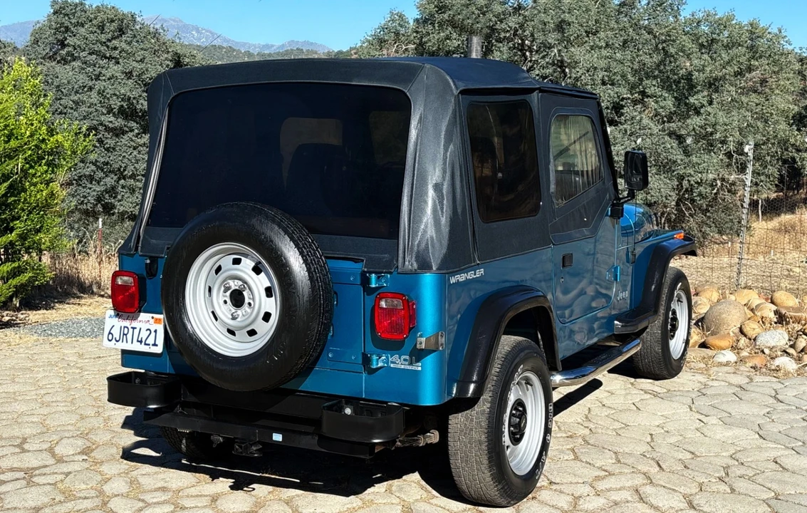 1992 Jeep YJ Wrangler - Image 11 of 30