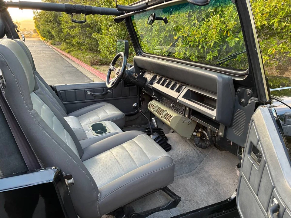 1992 Jeep YJ Wrangler - Image 10 of 16