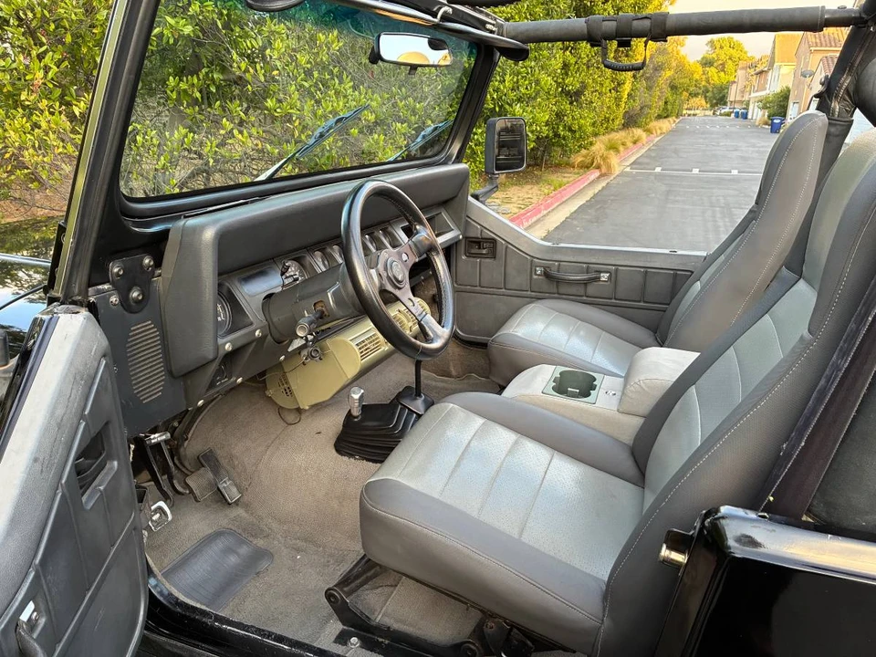 1992 Jeep YJ Wrangler - Image 9 of 16