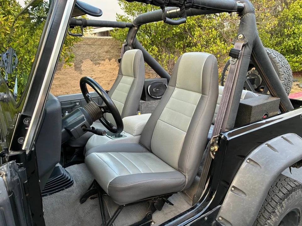1992 Jeep YJ Wrangler - Image 11 of 16
