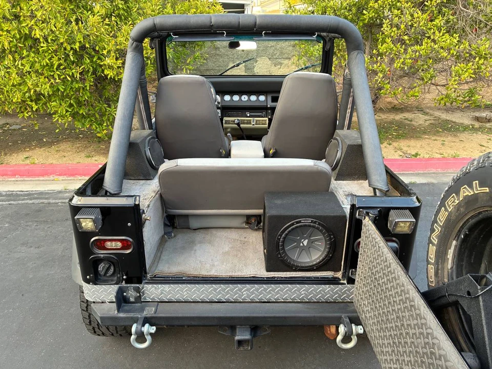 1992 Jeep YJ Wrangler - Image 13 of 16