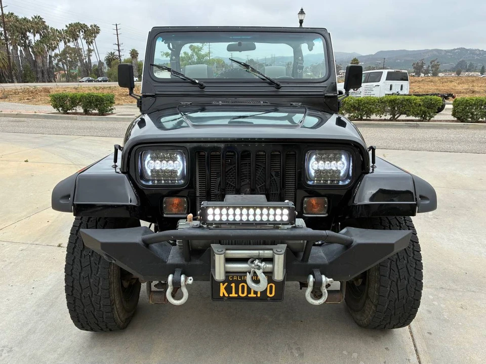 1992 Jeep YJ Wrangler - Image 5 of 16