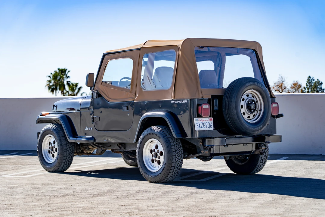1992 Jeep YJ Wrangler - Image 5 of 31