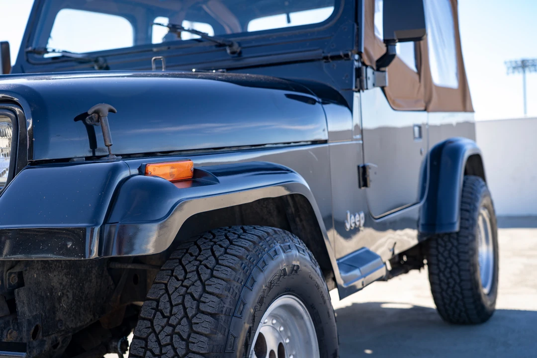 1992 Jeep YJ Wrangler - Image 21 of 31