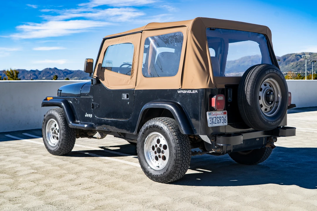 1992 Jeep YJ Wrangler - Image 6 of 31