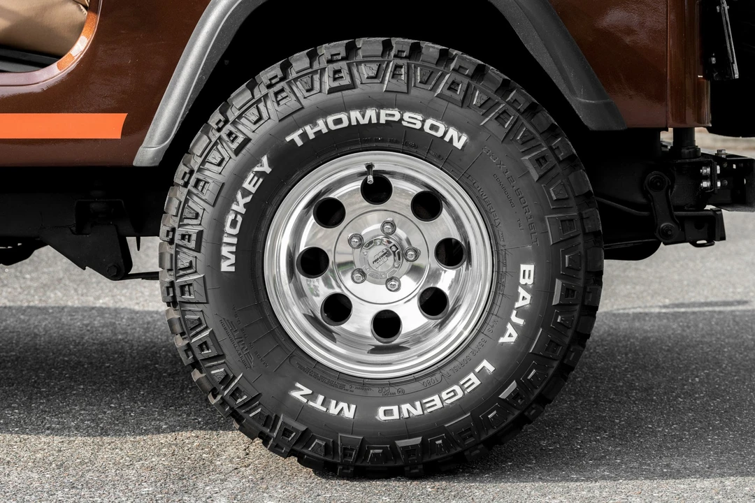 1992 Jeep YJ Wrangler - Image 28 of 31