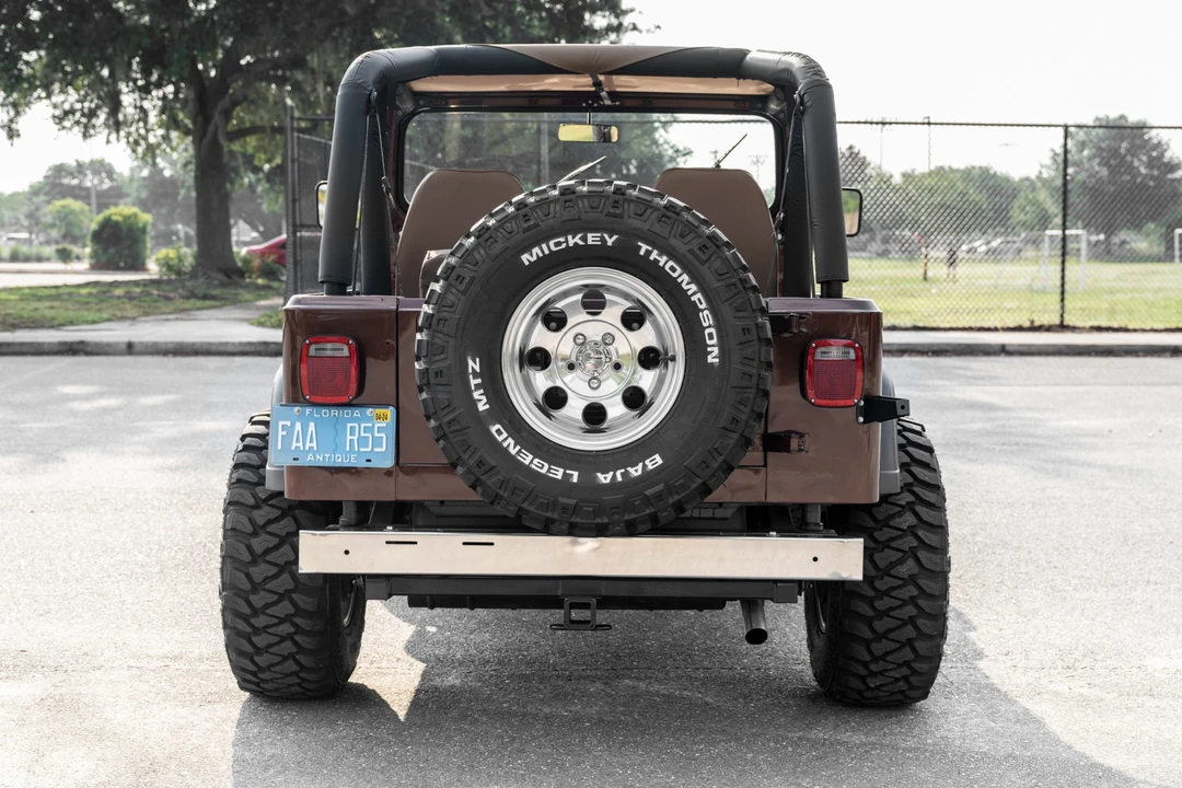 1992 Jeep YJ Wrangler - Image 5 of 31