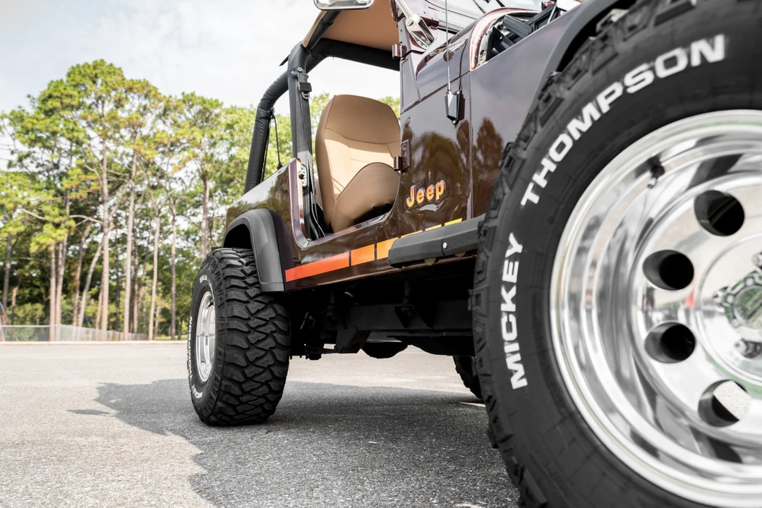 1992 Jeep YJ Wrangler - Image 15 of 31