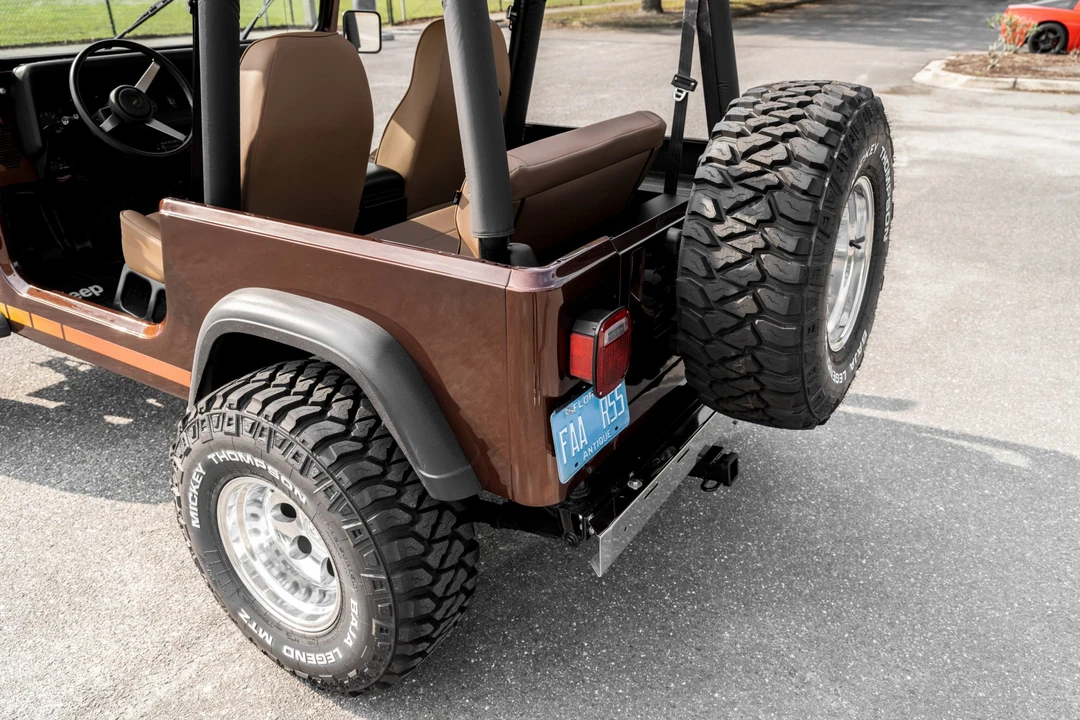 1992 Jeep YJ Wrangler - Image 13 of 31