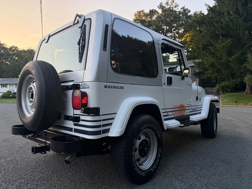 1992 Jeep YJ Wrangler - Image 4 of 19