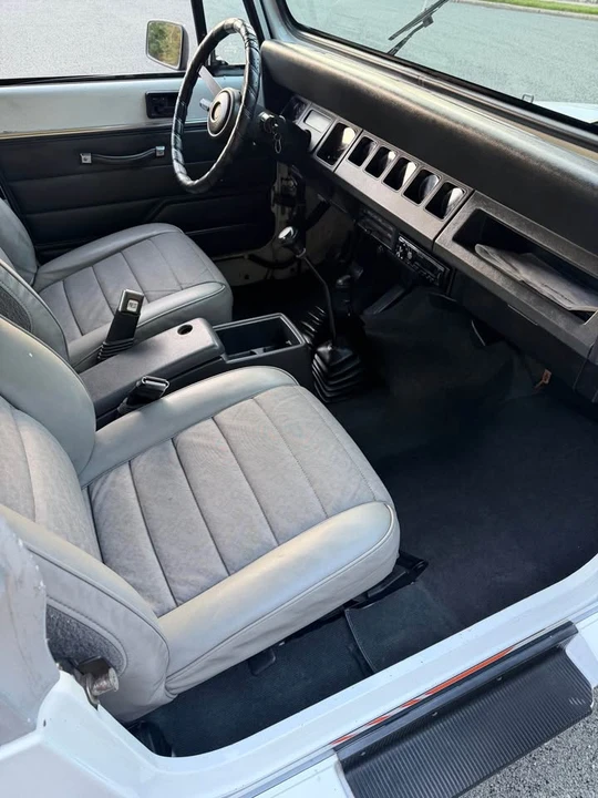 1992 Jeep YJ Wrangler - Image 11 of 19