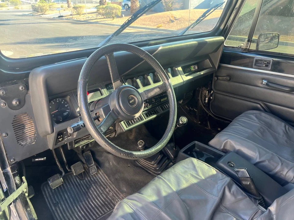 1992 Jeep YJ Wrangler - Image 3 of 3