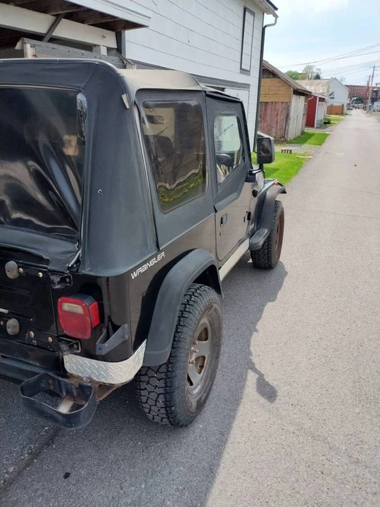 1992 Jeep YJ Wrangler - Image 4 of 23