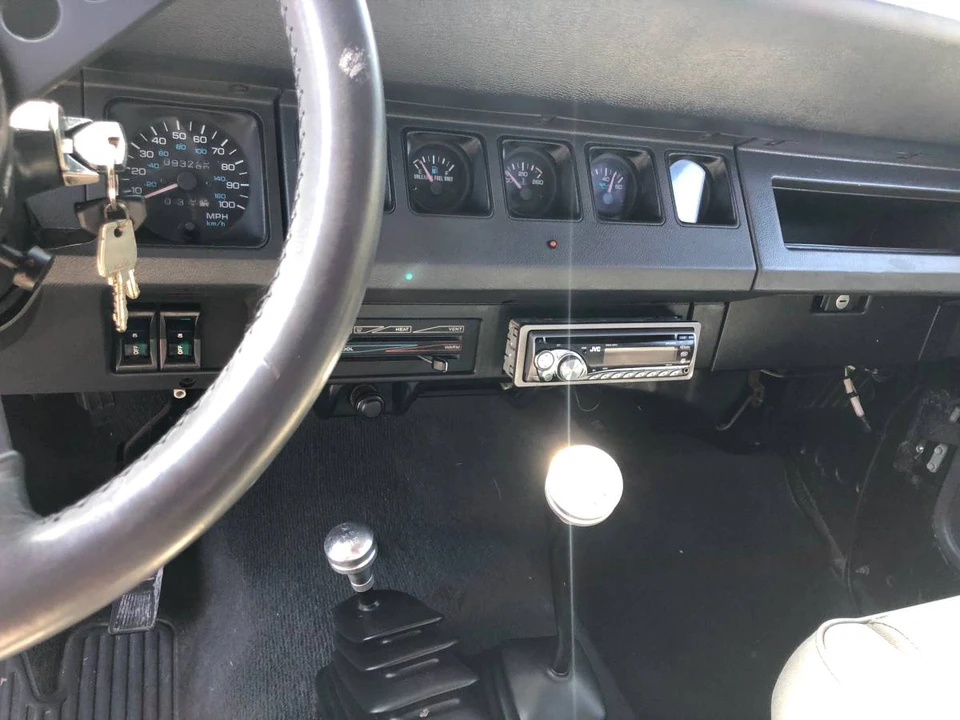 1992 Jeep YJ Wrangler - Image 9 of 10