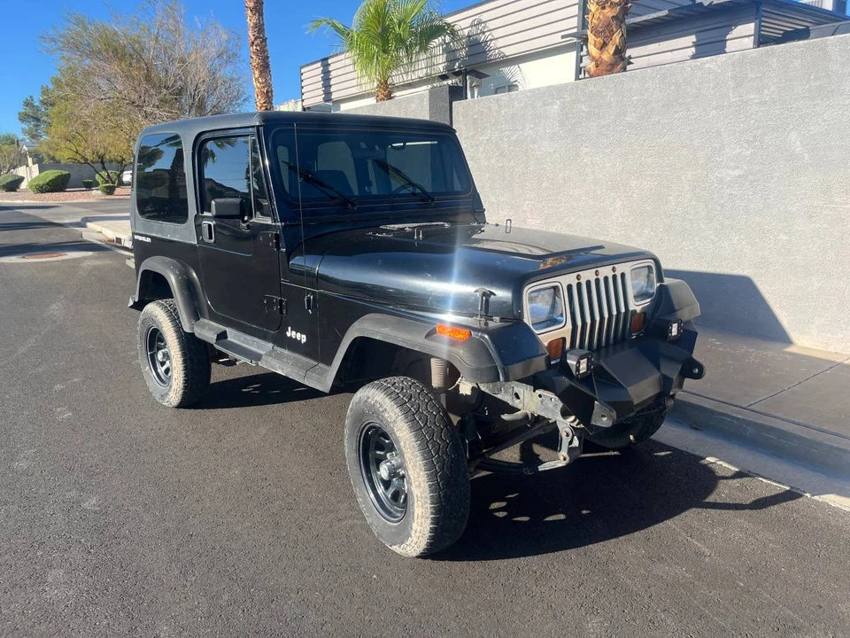 1992 Jeep YJ Wrangler - Image 2 of 3